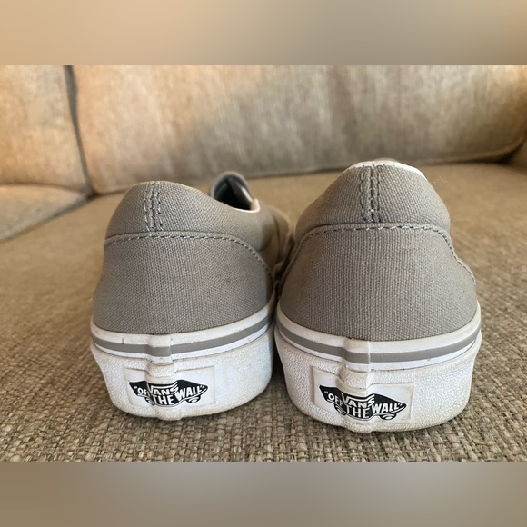 Vans - Picture 3 of 6